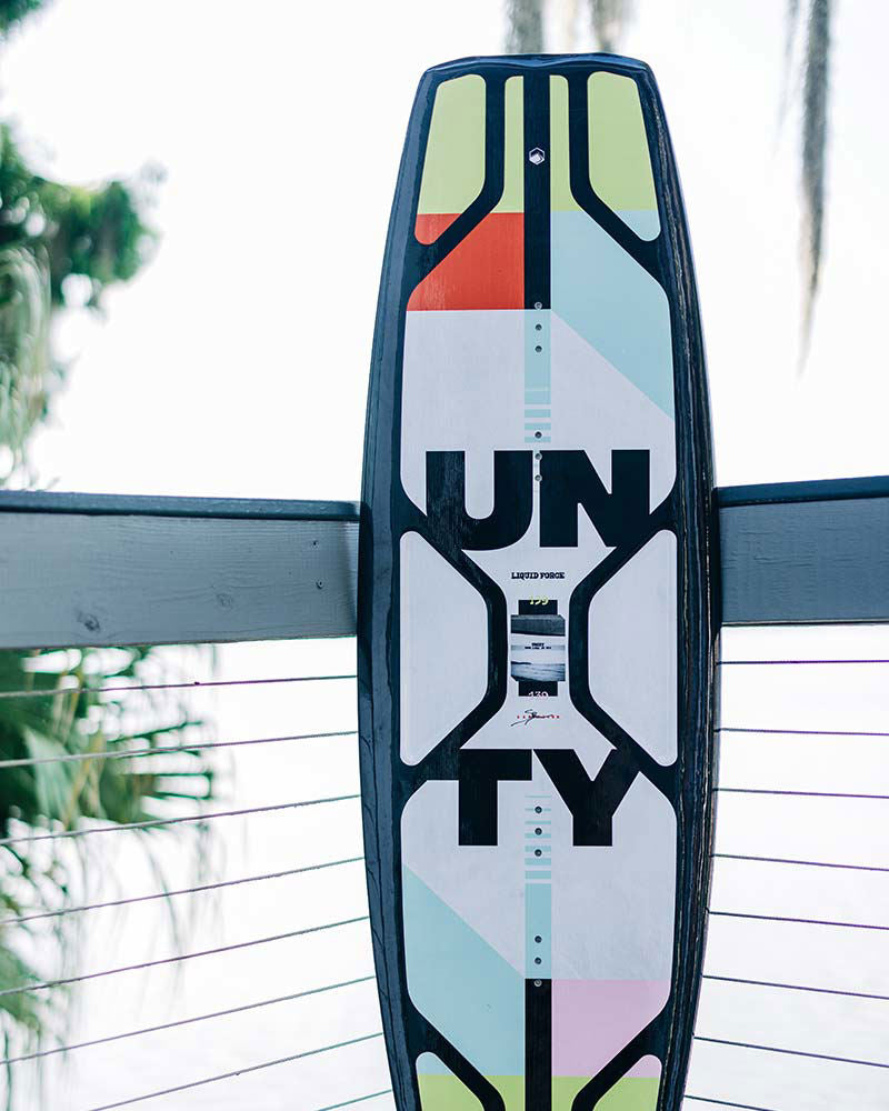 Liquid Force Unity Wakeboard w/ Classic 6X OT Boots Package